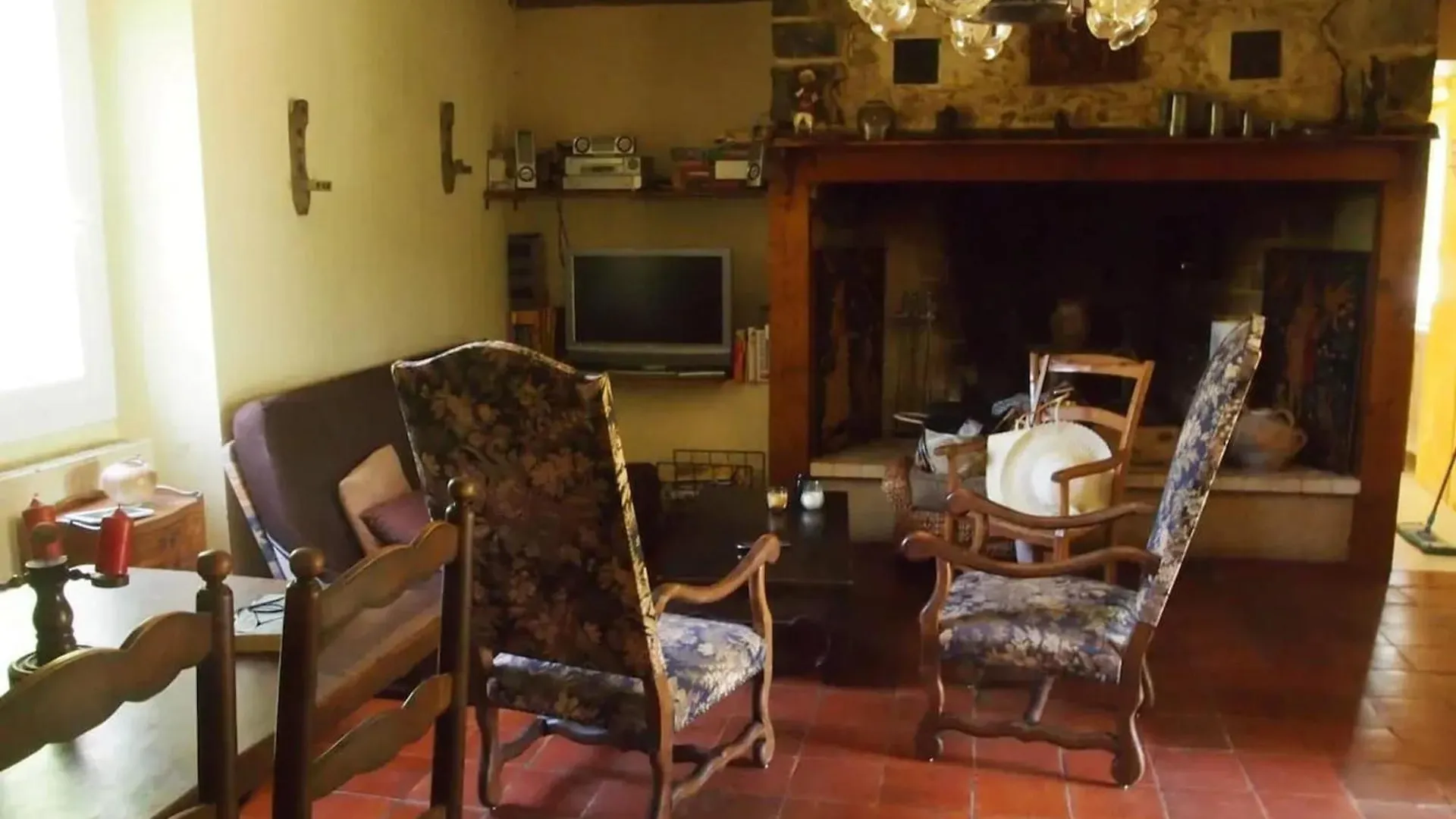 Maison Charmante A Les Junies Avec Vue Sur Jardin 0*,  Francja