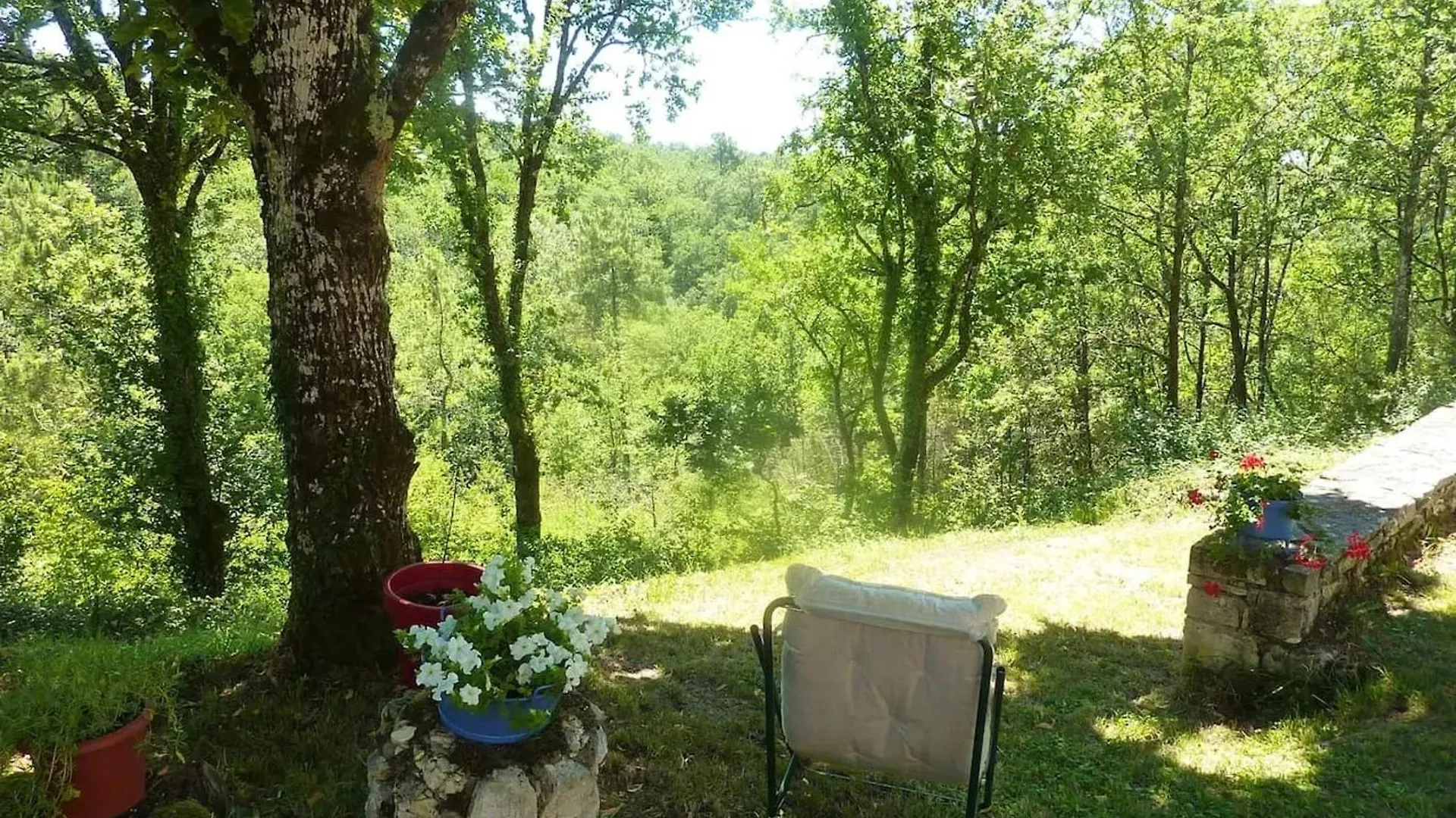 Dom wakacyjny Maison Charmante A Les Junies Avec Vue Sur Jardin